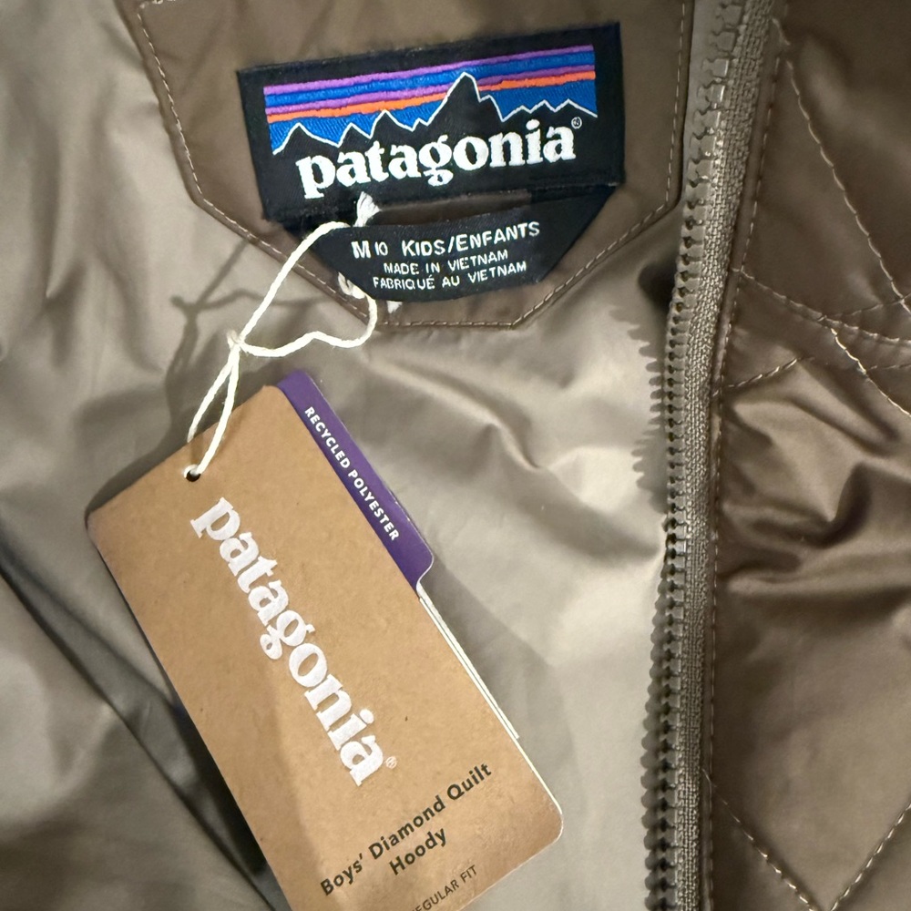 Patagonia Boys Diamond Quilty Hoody - Size M (10) - NWT - Picture 3 of 4